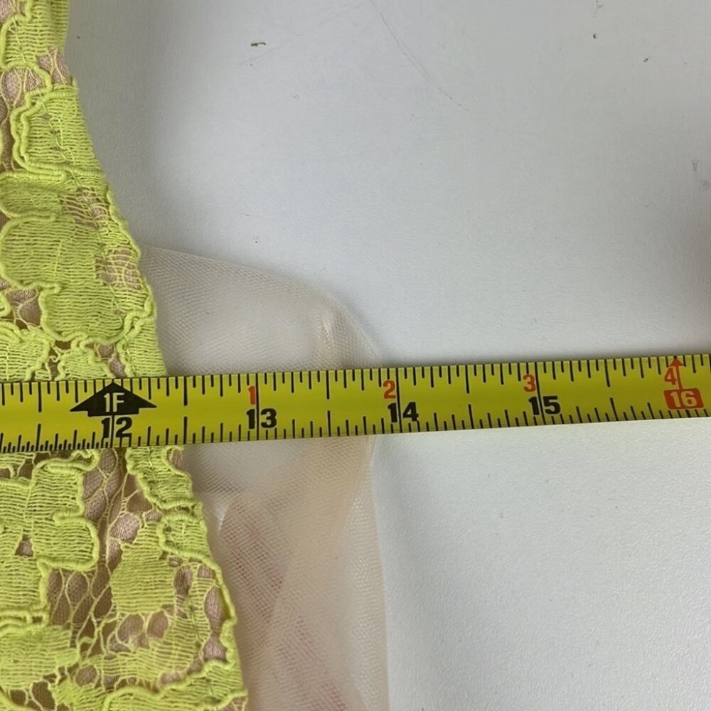 SOLD NWT Misguided Yellow Plunge Lace Midaxi Dress size 6 - Picture 5 of 11